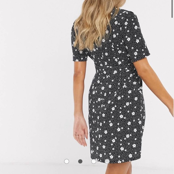 ASOS DESIGN mini tea dress with buttons and split detail in mono floral print - Picture 2 of 13